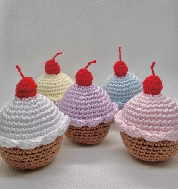 Crochet muffins, cotton, bakery toy, play kitchen food, the hidden treehouse, crochet cupcake