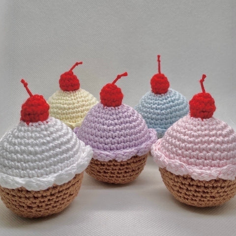 Crochet muffins, cotton, bakery toy, play kitchen food, the hidden treehouse, crochet cupcake 