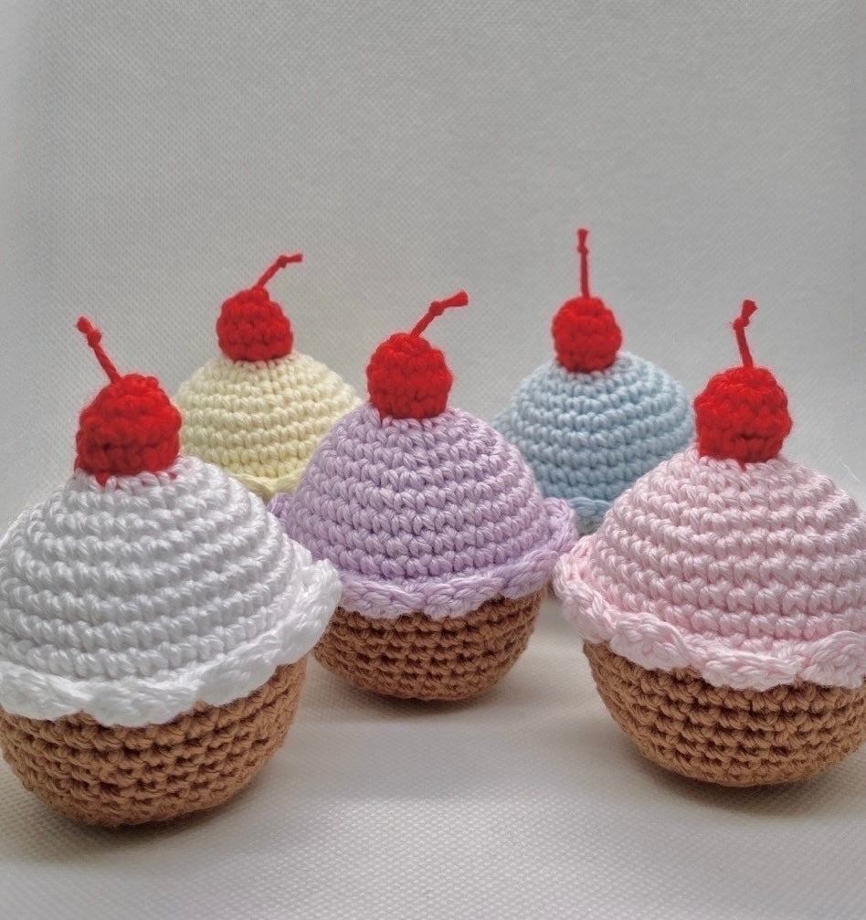 Crochet muffins, cotton, bakery toy, play kitchen food, the hidden treehouse, crochet cupcake 