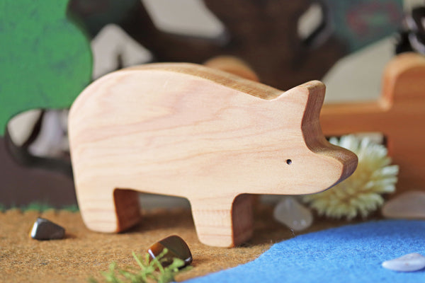 Wooden Pig - THT